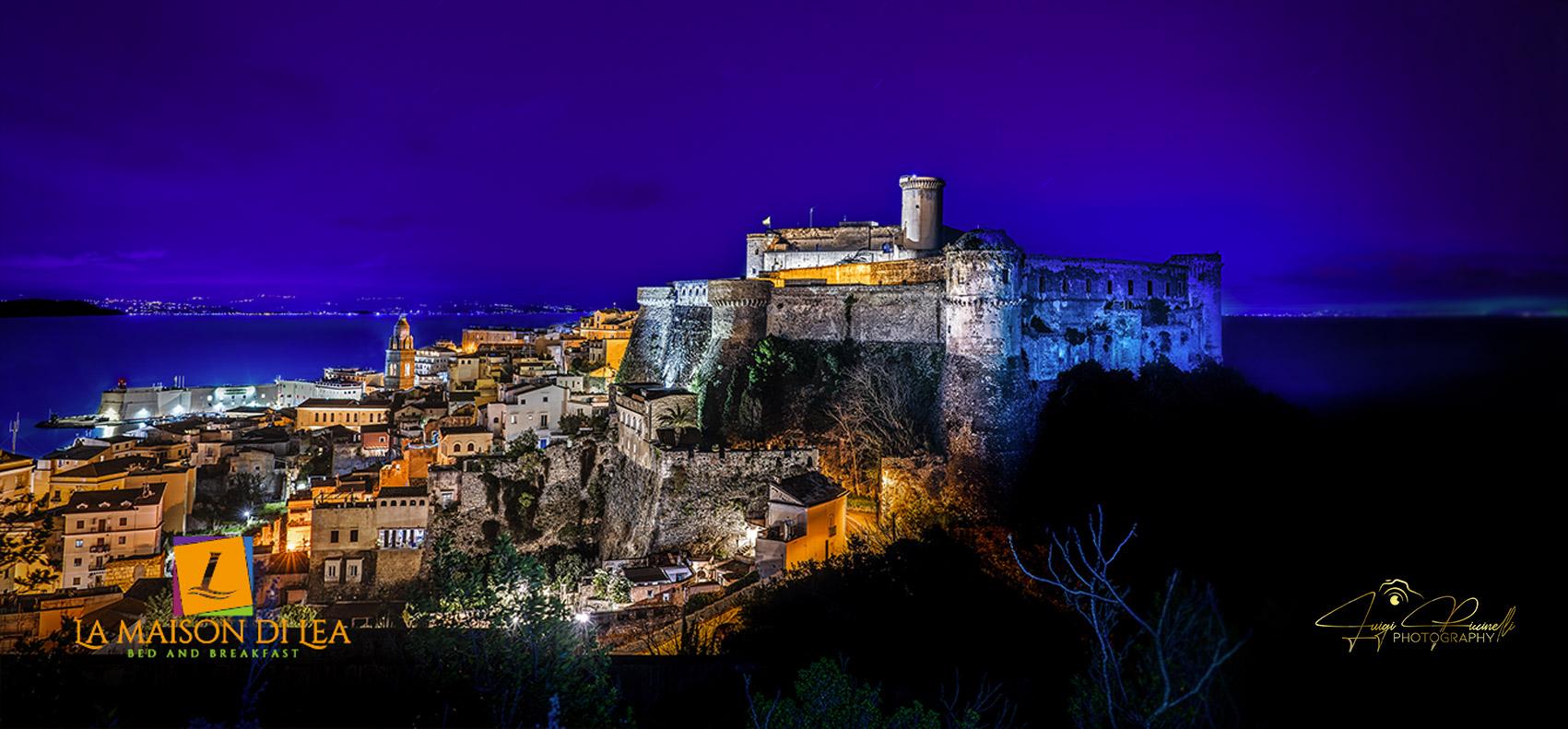 La Maison di Lea Gaeta | Affittacamere - castelli in notturna